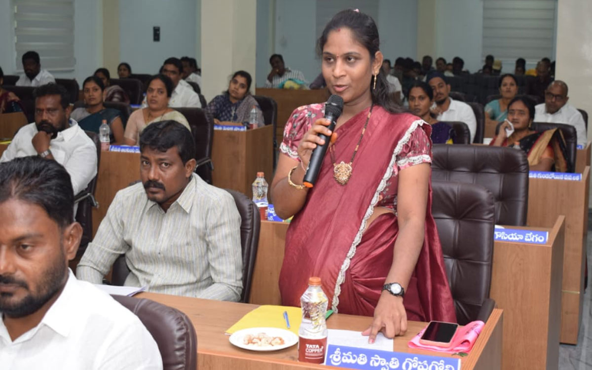 నల్లగొండను స్మార్ట్ సిటీగా రూపుదిద్దుదాం : మేయర్ బుర్రి చైతన్య