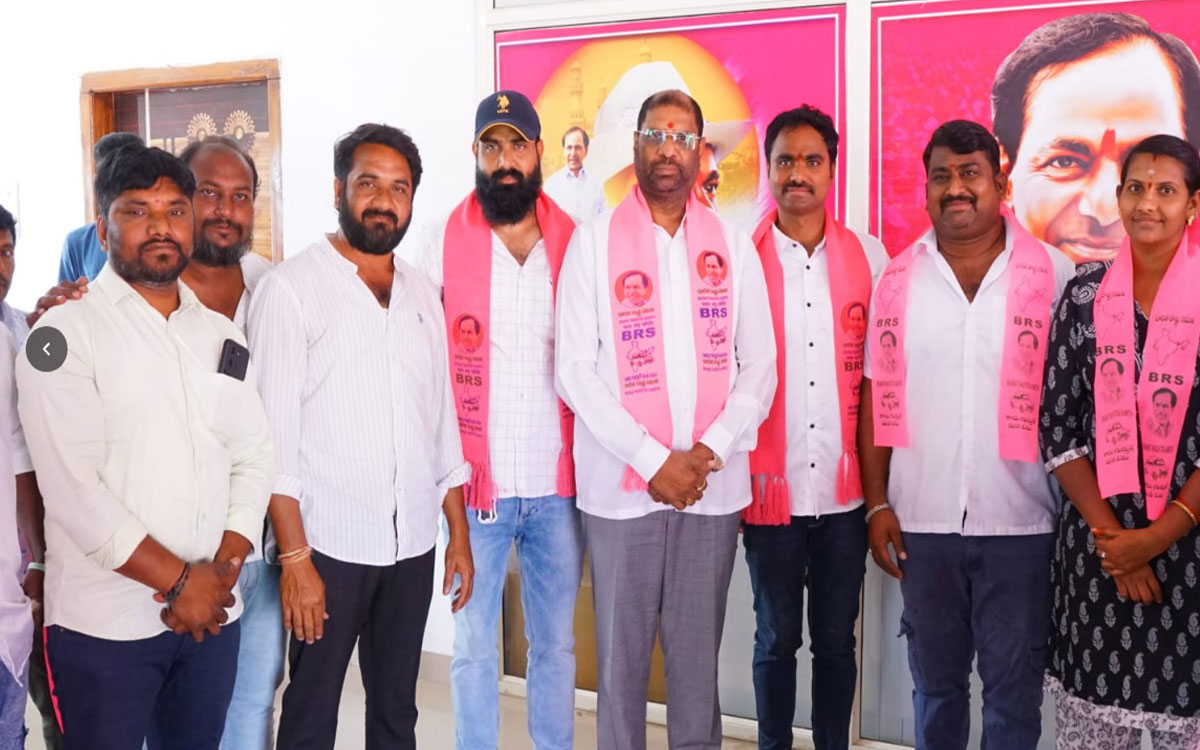 ఎంపీ వద్దిరాజు సమక్షంలో బీఆర్ఎస్‌లోకి సీపీఐ కార్యకర్తలు