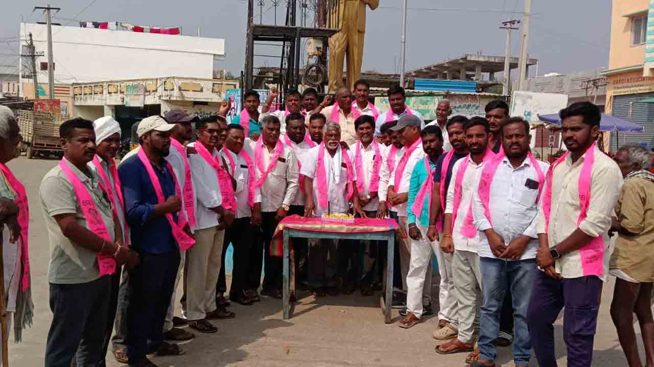 Veleru | తెలంగాణను అన్ని రంగాలలో అభివృద్ధి చేసిన నాయకుడు కేసీఆర్ : మరిజె నర్సింహారావు