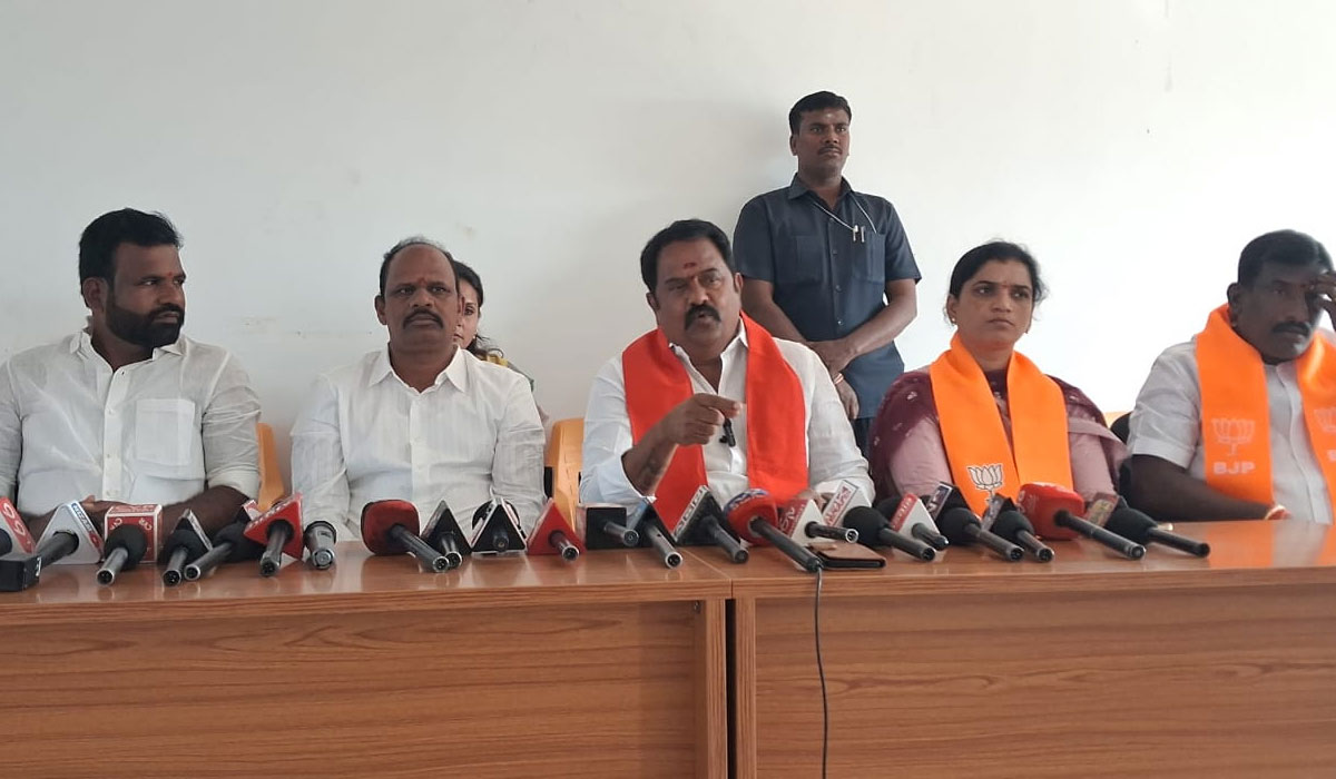 MLA Venkataramana Reddy | తప్పడు ఆరోపణలు చేస్తే భరతం పట్టుడే.. షబ్బీర్ అలీపై కామారెడ్డి ఎమ్మెల్యే వెంకటరమణారెడ్డి ధ్వజం