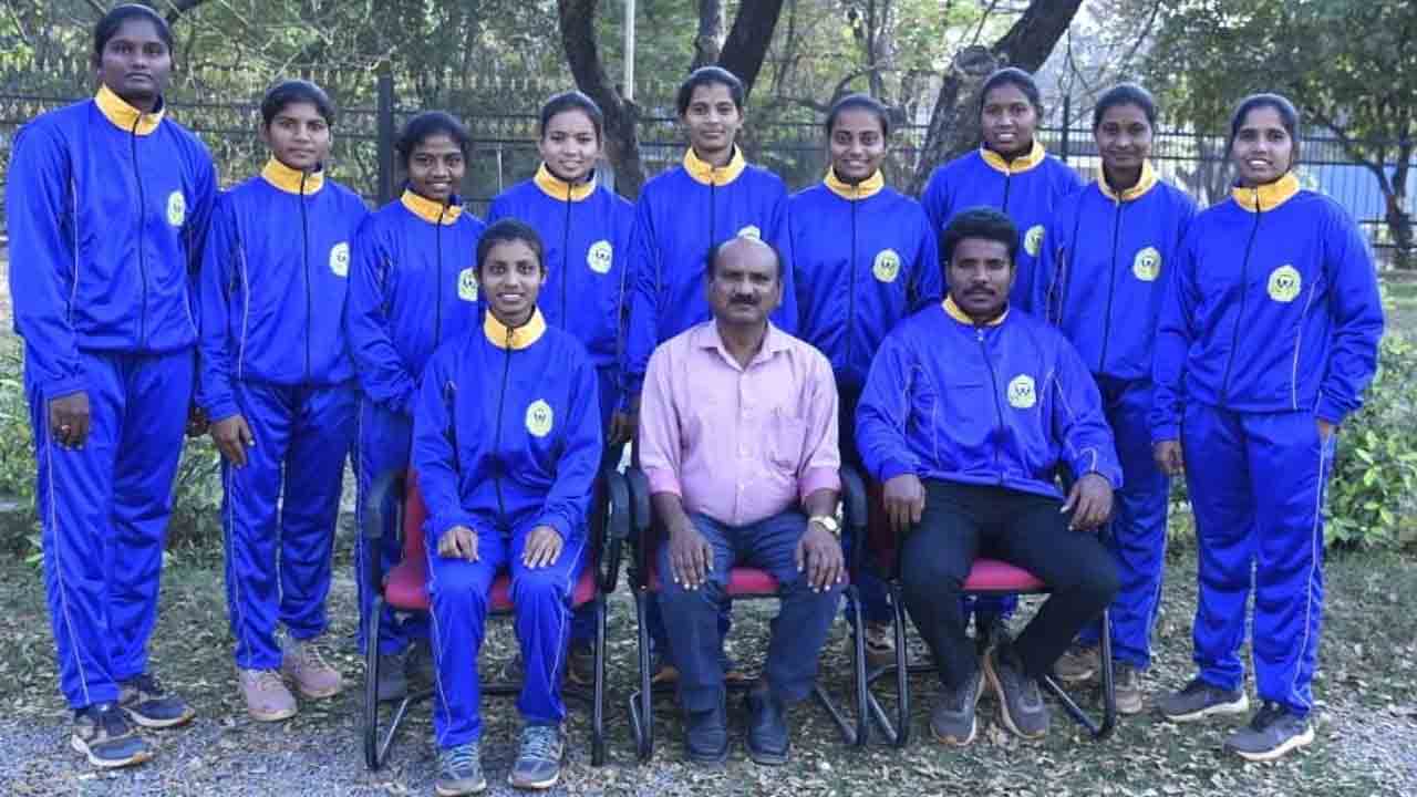 KU | ఆలిండియా ఇంటర్‌ యూనివర్సిటీ బాల్‌బ్యాడ్మింటన్‌(ఉమెన్స్​‍) కేయూ జట్టు ఎంపిక