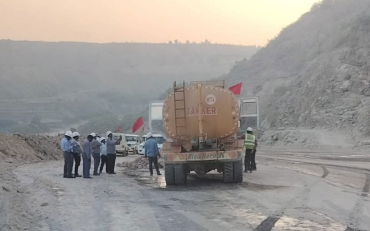 వాటర్ ట్యాంకర్‌లో మంటలు – మరోసారి నిర్లక్ష్యం బట్టబయలు