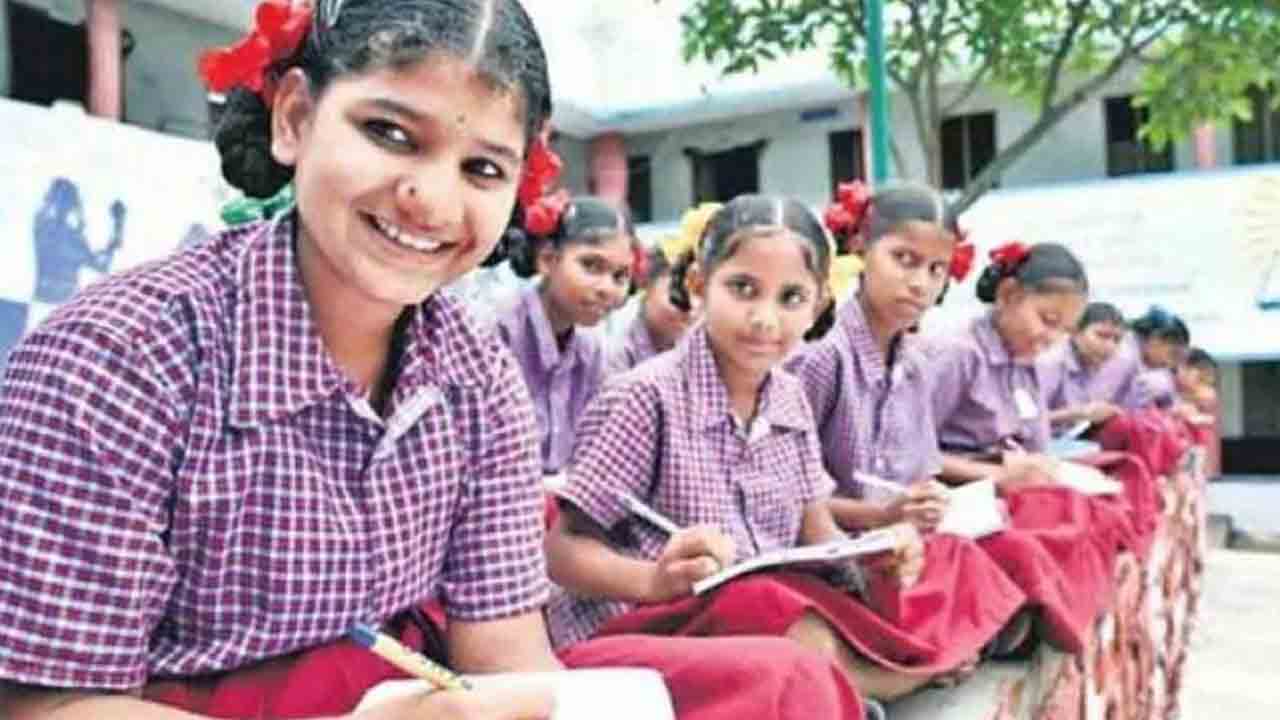 గురుకుల ప్రవేశపరీక్ష గందరగోళం.. పలుచోట్ల ఆలస్యంగా ప్రారంభం