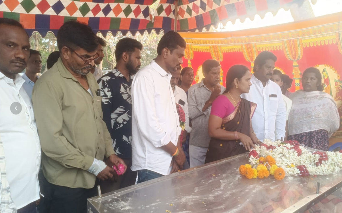 గుండెపోటుతో మున్సిపల్ కాంట్రాక్ట్ కార్మికుడు మృతి