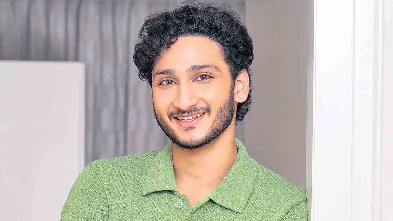 మంగాపురం ప్రేమసందడి