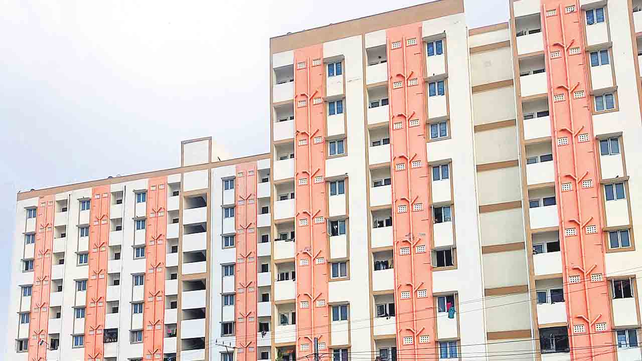 ‘పది అంతస్తులు’ సఫలమయ్యేనా.. పట్టణ పేదలకు టవర్లు కట్టిస్తామంటున్న సర్కార్‌