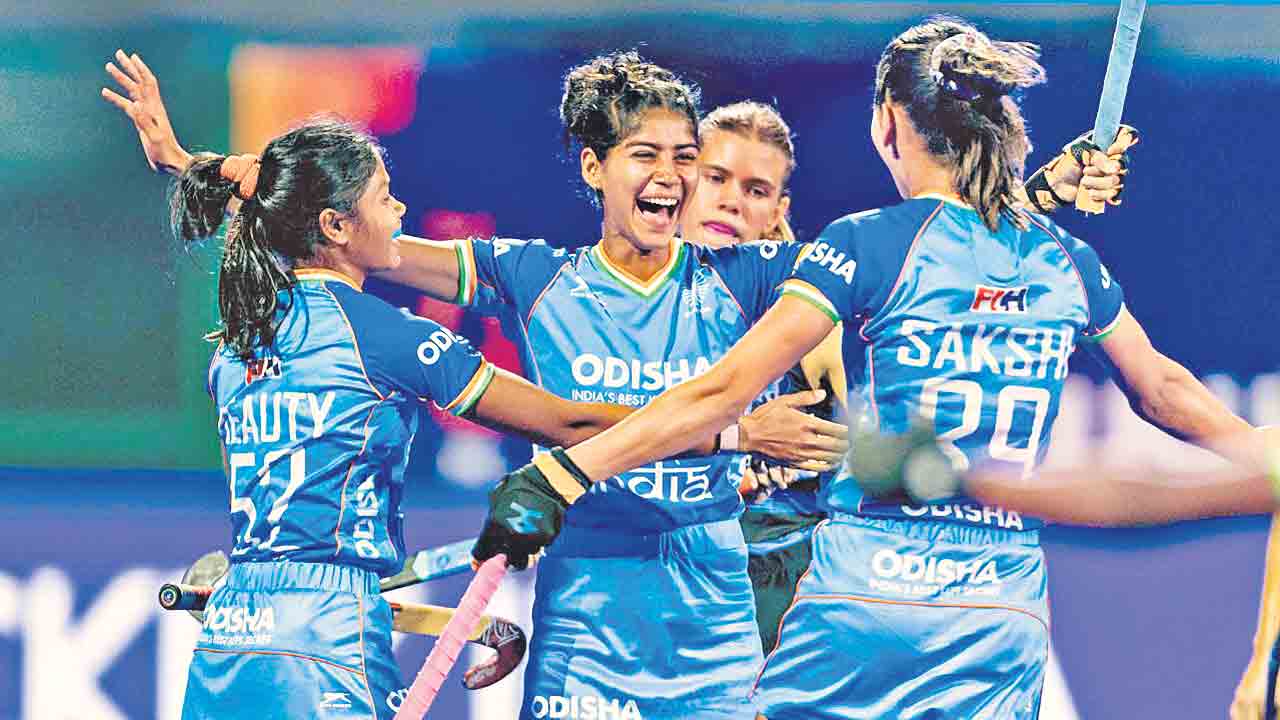 అమ్మయిల శుభారంభం.. హాకీ వరల్డ్‌కప్‌ క్వాలిఫయర్స్‌