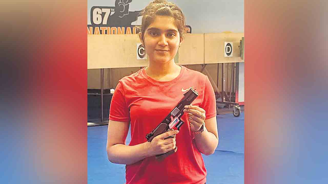 టాప్‌-3లో ఇషాసింగ్‌