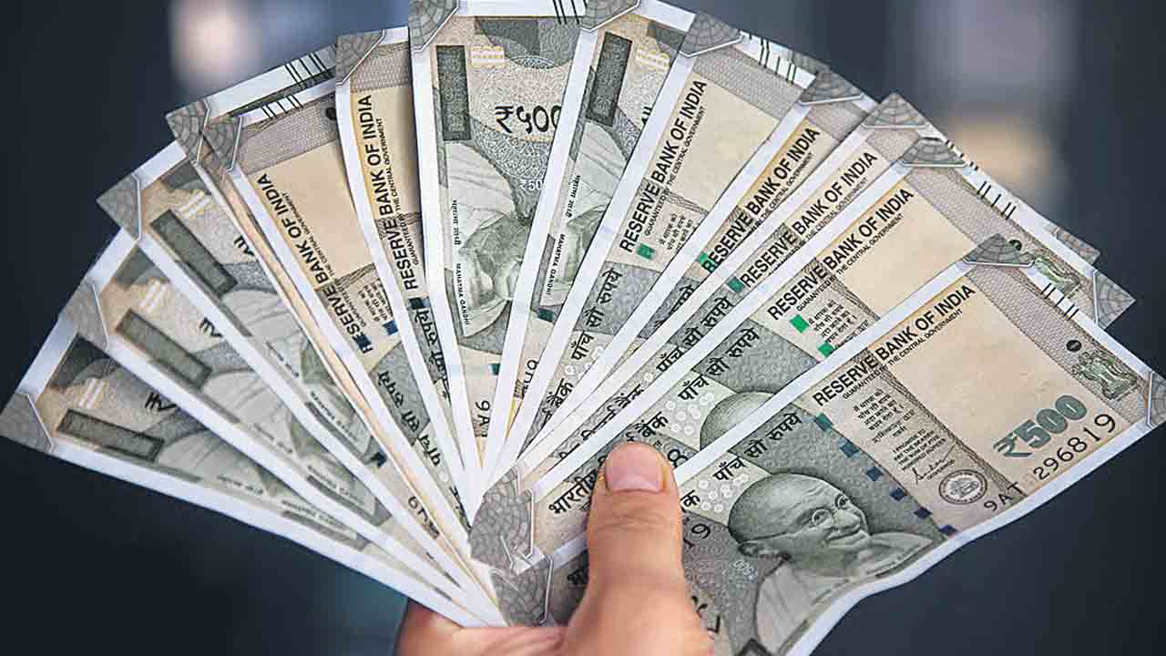 కనీస నగదు నిల్వలు లేని ఖాతాల్లోంచి.. 19 వేల కోట్ల వసూలు : కేంద్రం