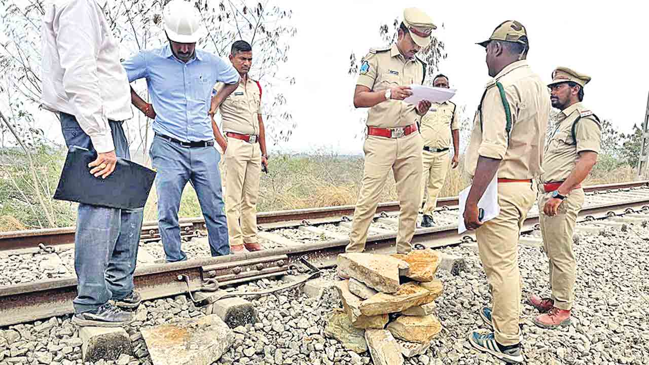 అక్రమాలు, ఆక్రమణల క్రమబద్ధీకరణ.. డెక్కన్‌ సిమెంట్స్‌ ఎపిసోడ్‌లో నాటకీయ పరిణామాలు