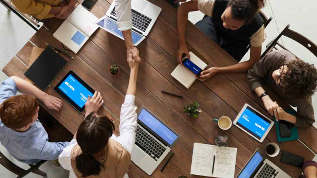 నిధుల సేకరణలో హుప్‌స్టర్‌