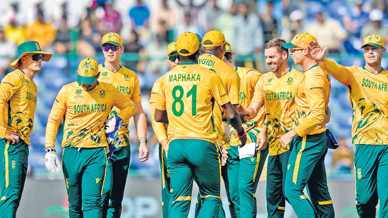 సఫారీల జోరు.. జింబాబ్వేపై అలవోక విజయం