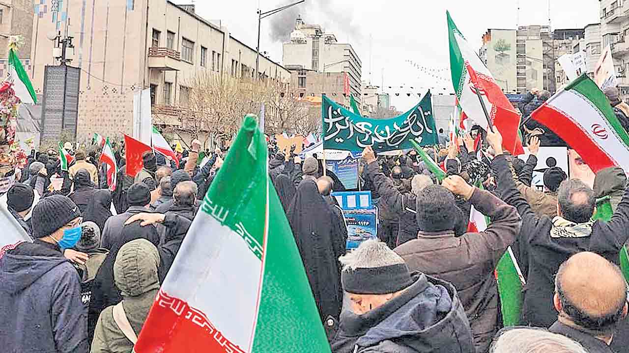 టెహ్రాన్‌లో భారీ పేలుడు.. వేలాది మంది హాజరైన ర్యాలీ వద్ద పెను విస్ఫోటం