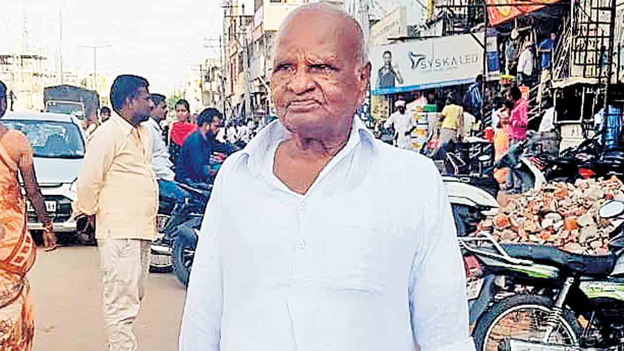 మాజీ ఎమ్మెల్యే రాములు కన్నుమూత.. ఇబ్రహీంపట్నం నుంచి రెండుసార్లు అసెంబ్లీకి