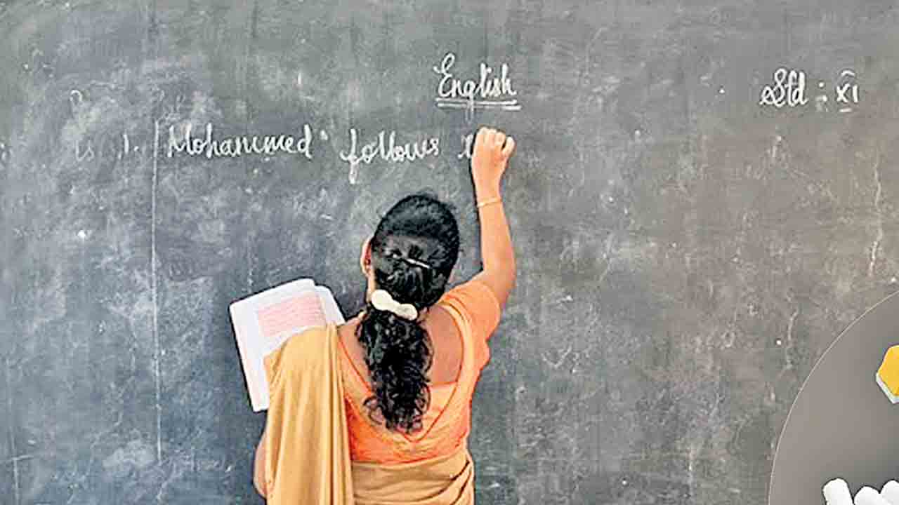 గురుకుల అభ్యర్థులతో సర్కార్‌ ఆటలు.. కోర్టు తీర్పులనూ అమలుచేయని ట్రిబ్‌