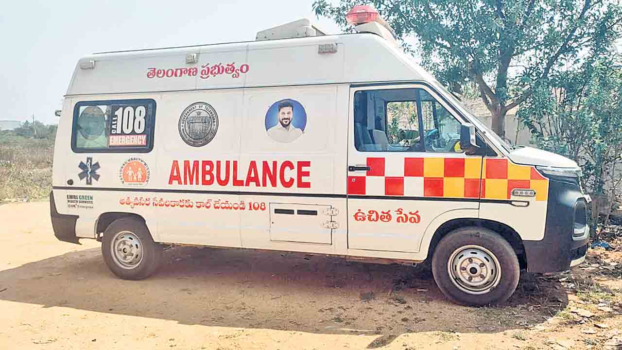 వేతన వెతలు.. ఆరు నెలలుగా అందని 108 సిబ్బంది జీతాలు