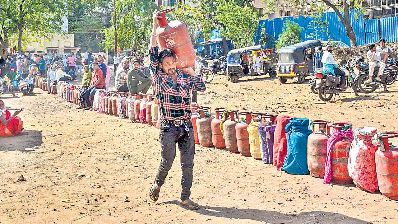 ముమ్మాటికీ కేంద్రం వైఫల్యమే.. గ్యాస్‌ సంక్షోభం గురించి ముందే తెలిసినా చర్యలేవి?