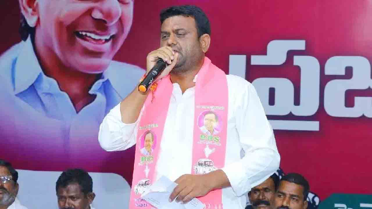 డ్రగ్స్‌ ఆరోపణలపై రోహిత్‌రెడ్డికి షోకాజ్‌ నోటీసు