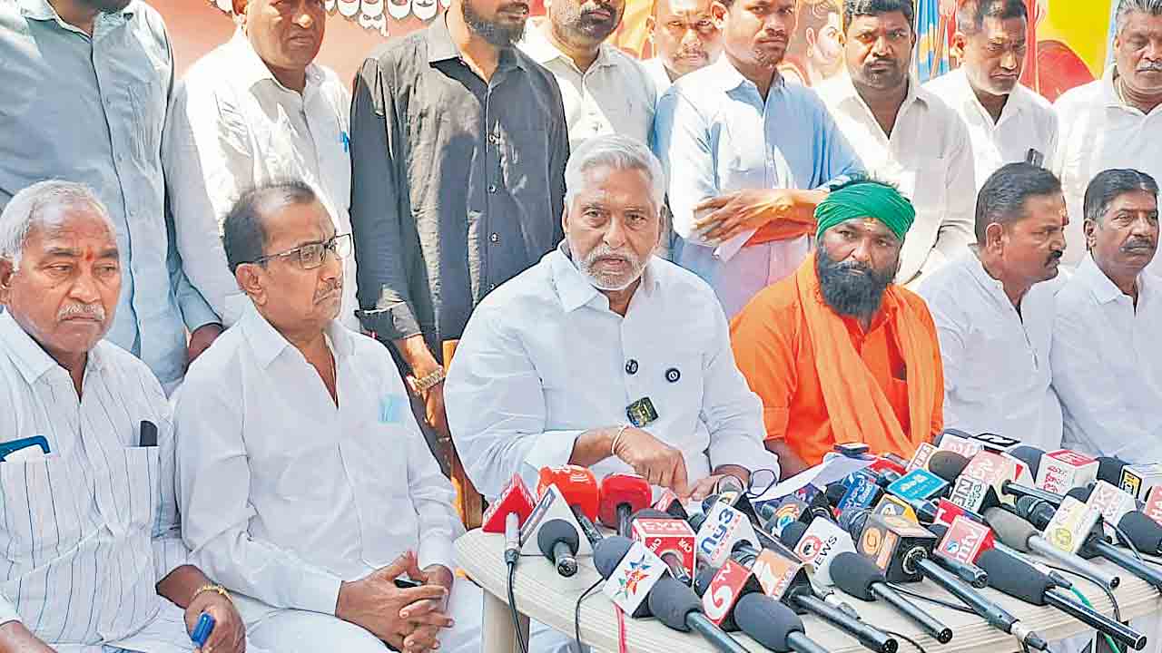 Jeevan Reddy | పార్టీ మారే పరిస్థితికి కారణమెవరు.. కాంగ్రెస్ అధిష్ఠానాన్ని నిలదీసిన జీవన్ రెడ్డి