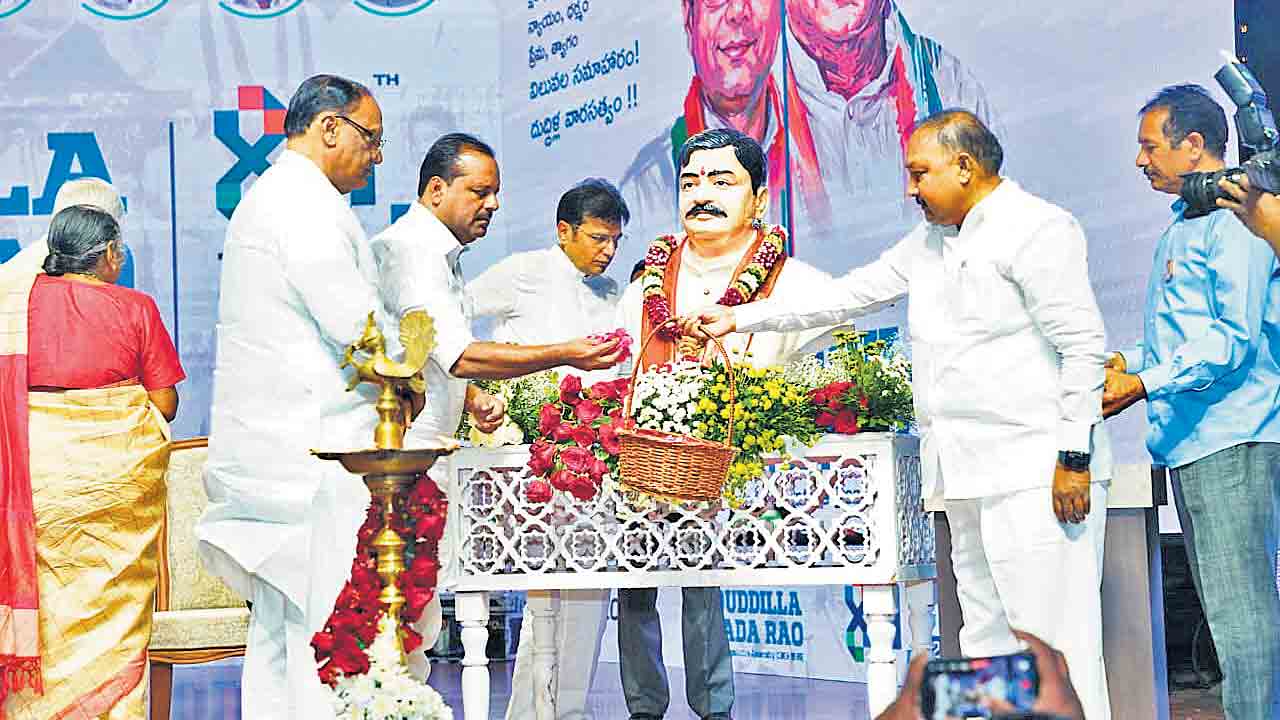 నేటి తరానికి దుద్దిళ్ల శ్రీపాదరావు స్ఫూర్తి : ఫరీద్‌