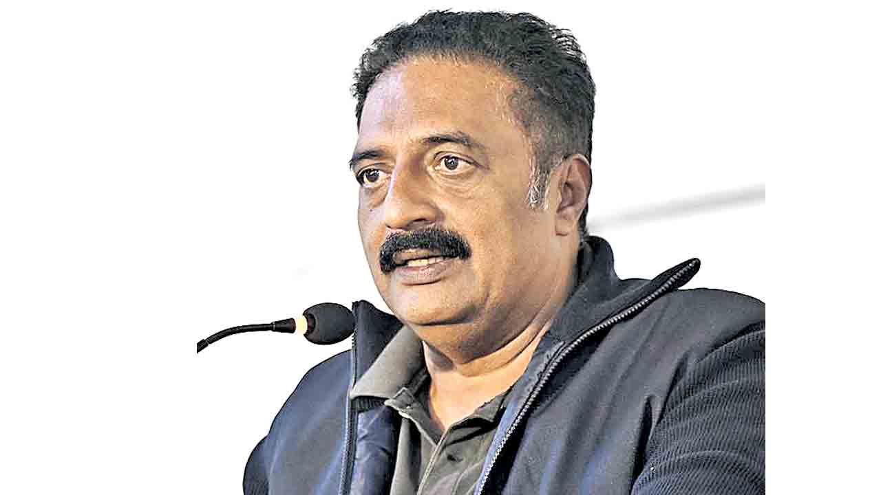 పొగడ్తల వెనక ఆంతర్యమేమిటి?