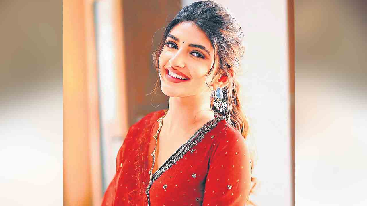 ఒంటరిగా కూర్చుని ఏడ్చేదాన్ని