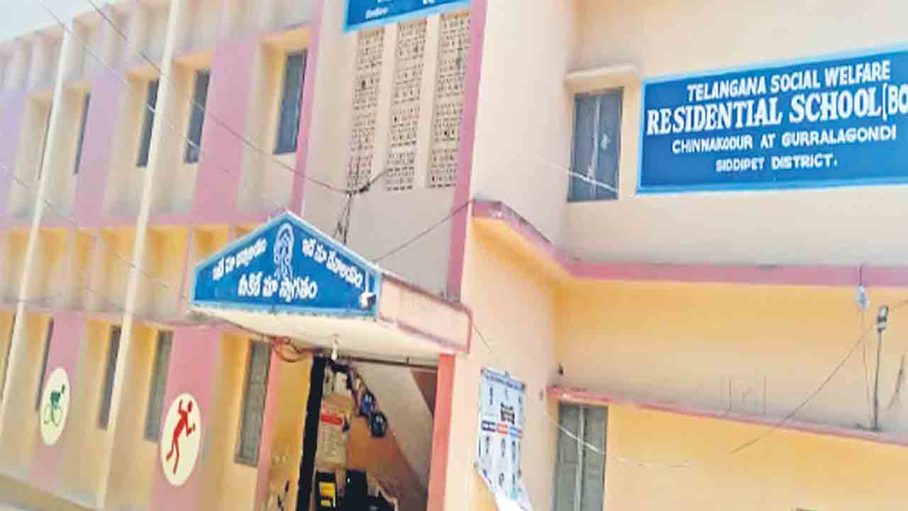 ఆఫీసర్ల ప్రమోషన్లు ఎప్పుడు.. ఉద్యోగ, ఉపాధ్యాయ సంఘాల ఆగ్రహం 