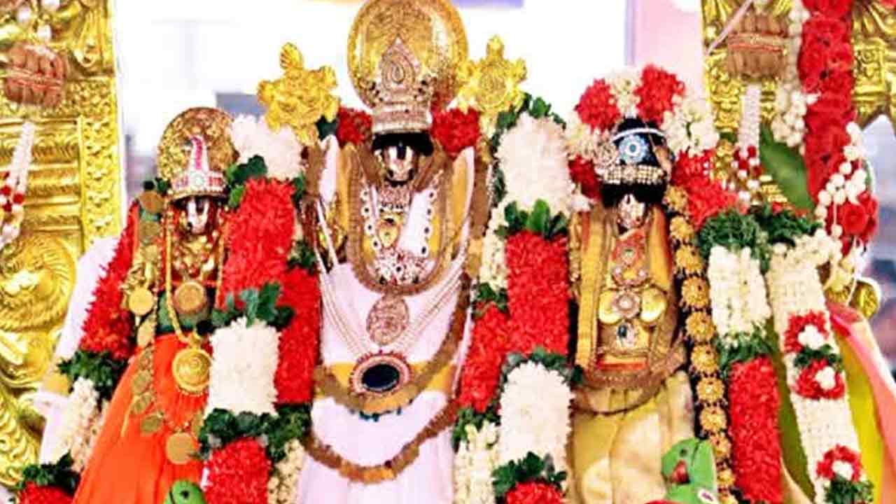 రాముడి గోత్రనామాలు మార్చేశారు!