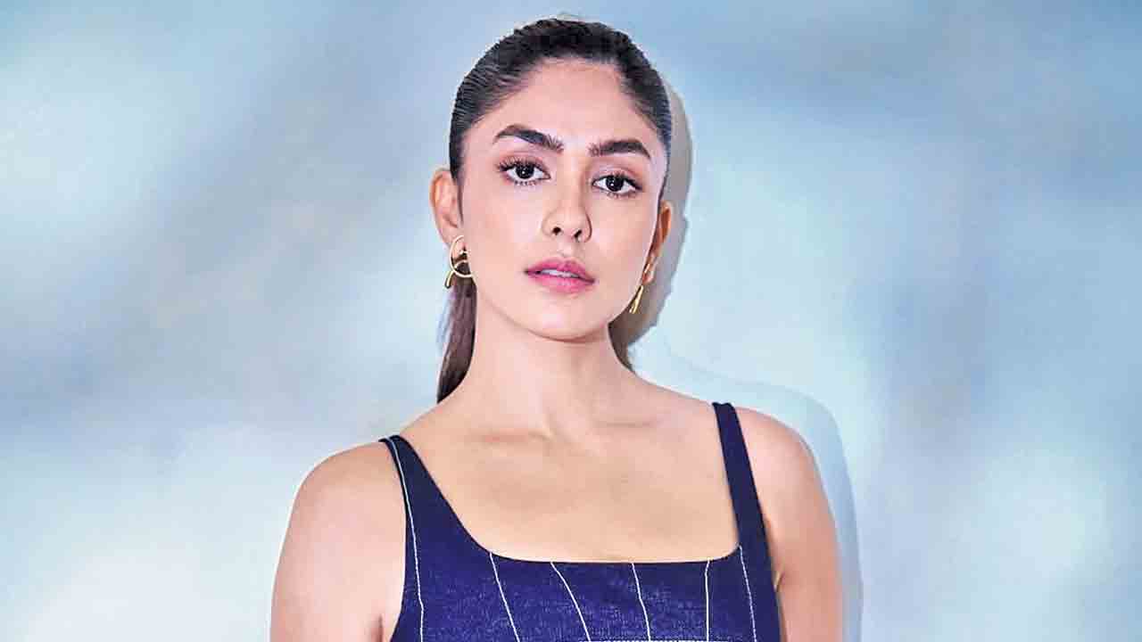 పెద్దితో చిందేయనుందా?