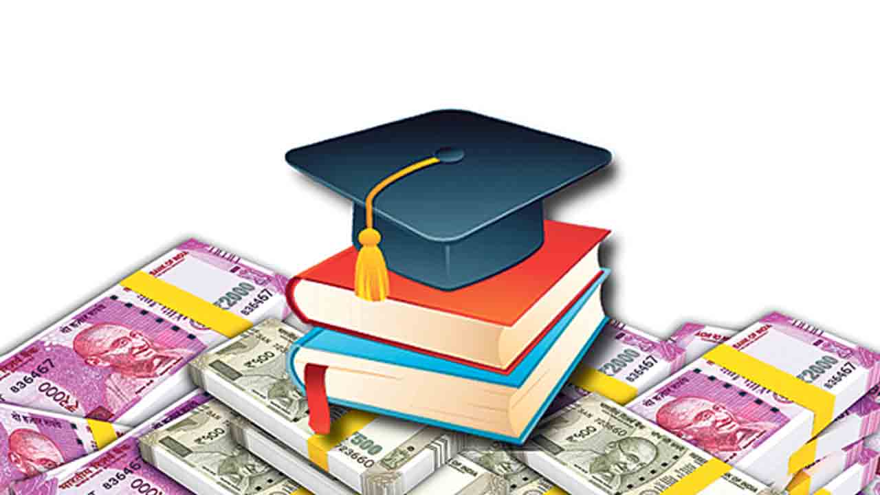 ప్రైవేట్‌లో ఫీజుల మోత.. పట్టణ ప్రాంతాల్లోనే అత్యధిక ఫీజులు