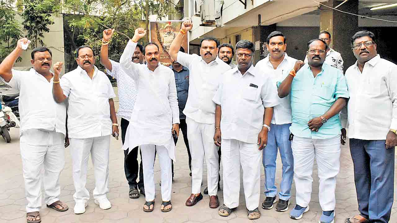 మేం బార్లు మూసుకోవాల్సిందేనా?