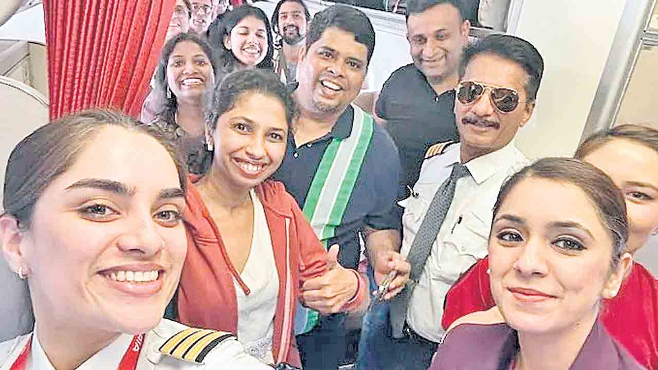 నాలుగైదు రెట్లు పెరిగిన విమాన చార్జీలు