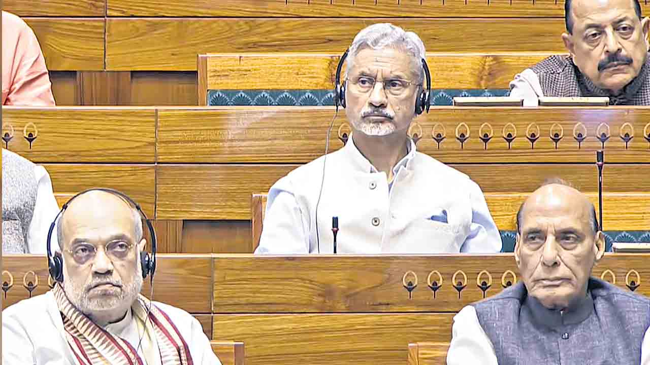 పశ్చిమాసియాపై చర్చించాలి.. అఖిలపక్ష సమావేశంలో ప్రతిపక్ష సభ్యుల డిమాండ్‌