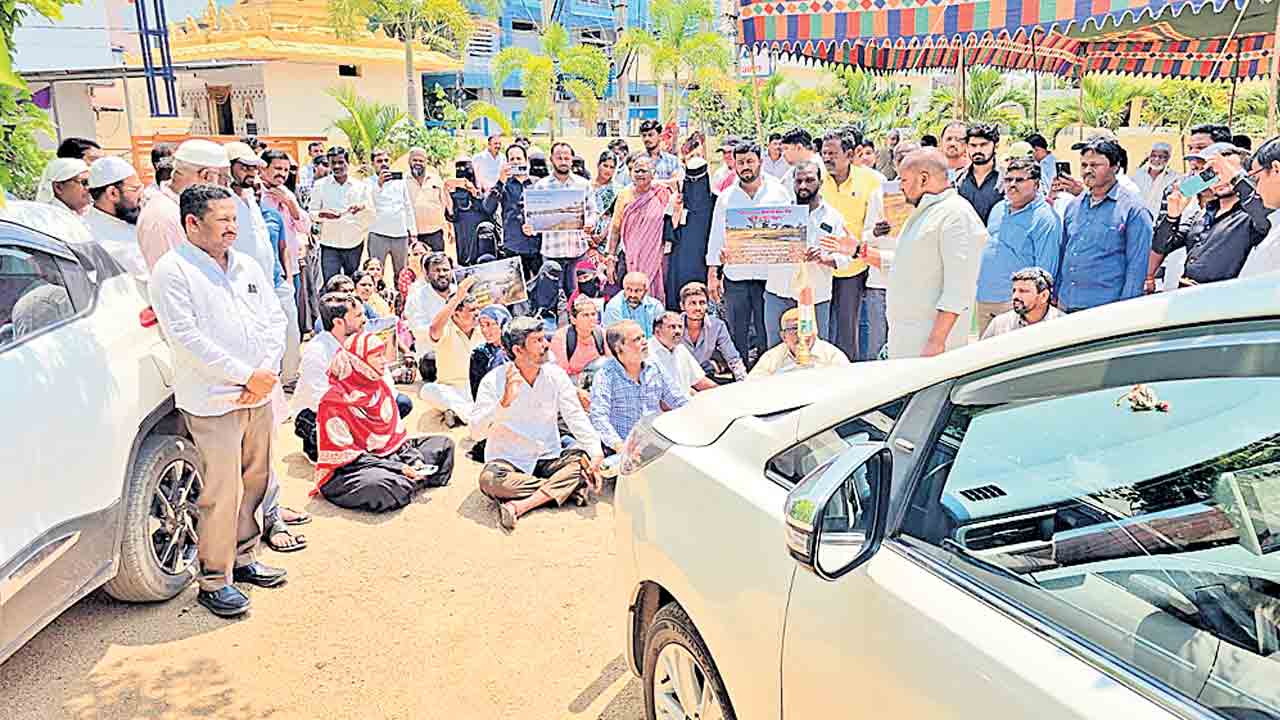 భూమికి భూమి.. ఇవ్వాల్సిందే.. అట్లయితనే రేడియల్‌ రోడ్డుకు సహకరిస్తం