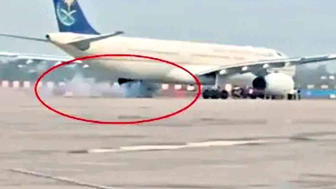 దేశంలో సగం విమానాల్లో సాంకేతిక లోపాలు