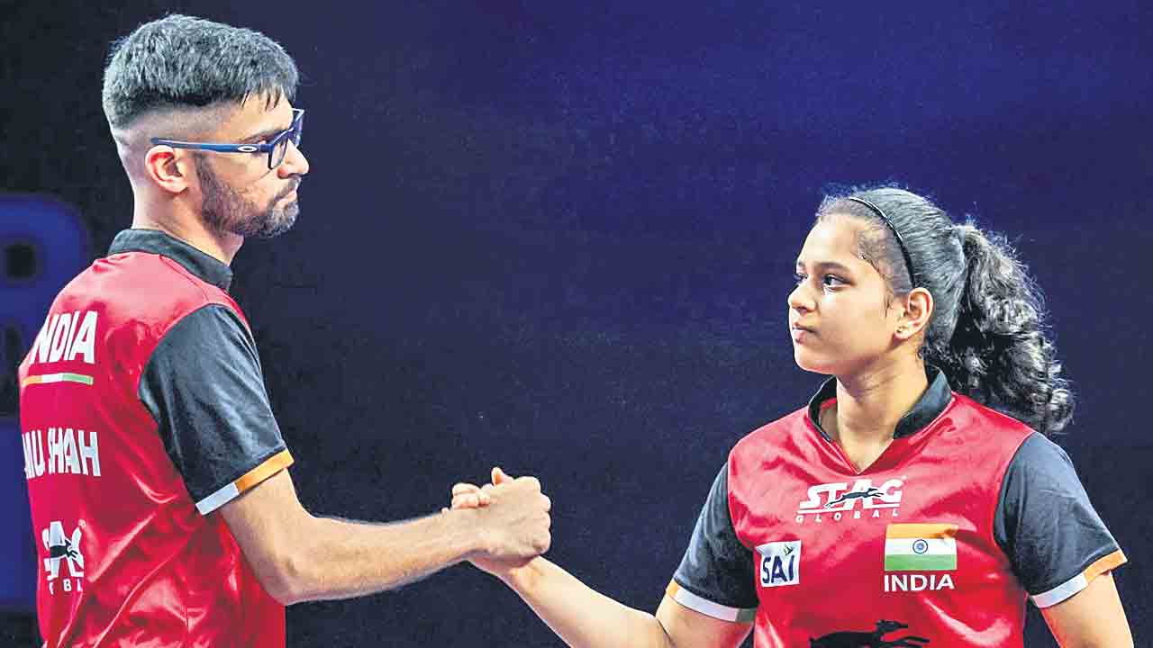 రన్నరప్‌ మనూష్‌-దియా జోడీ