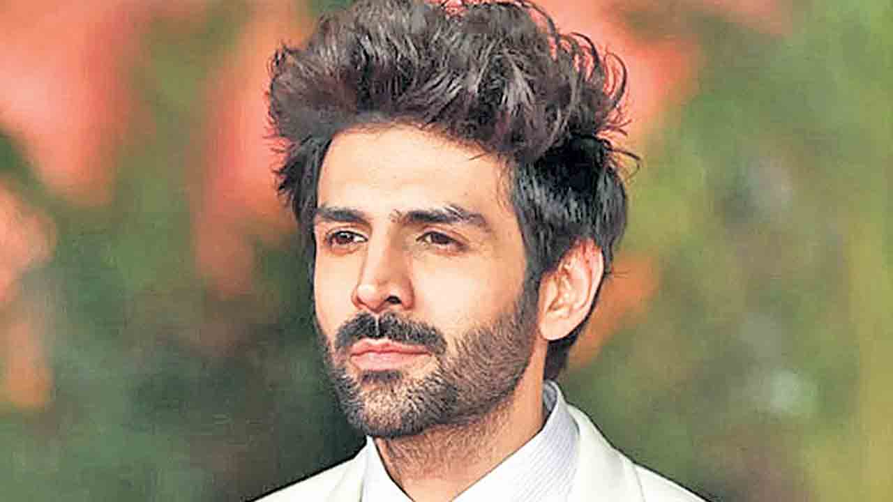 సినిమా కోసం పైలెట్‌ ట్రెయినింగ్‌