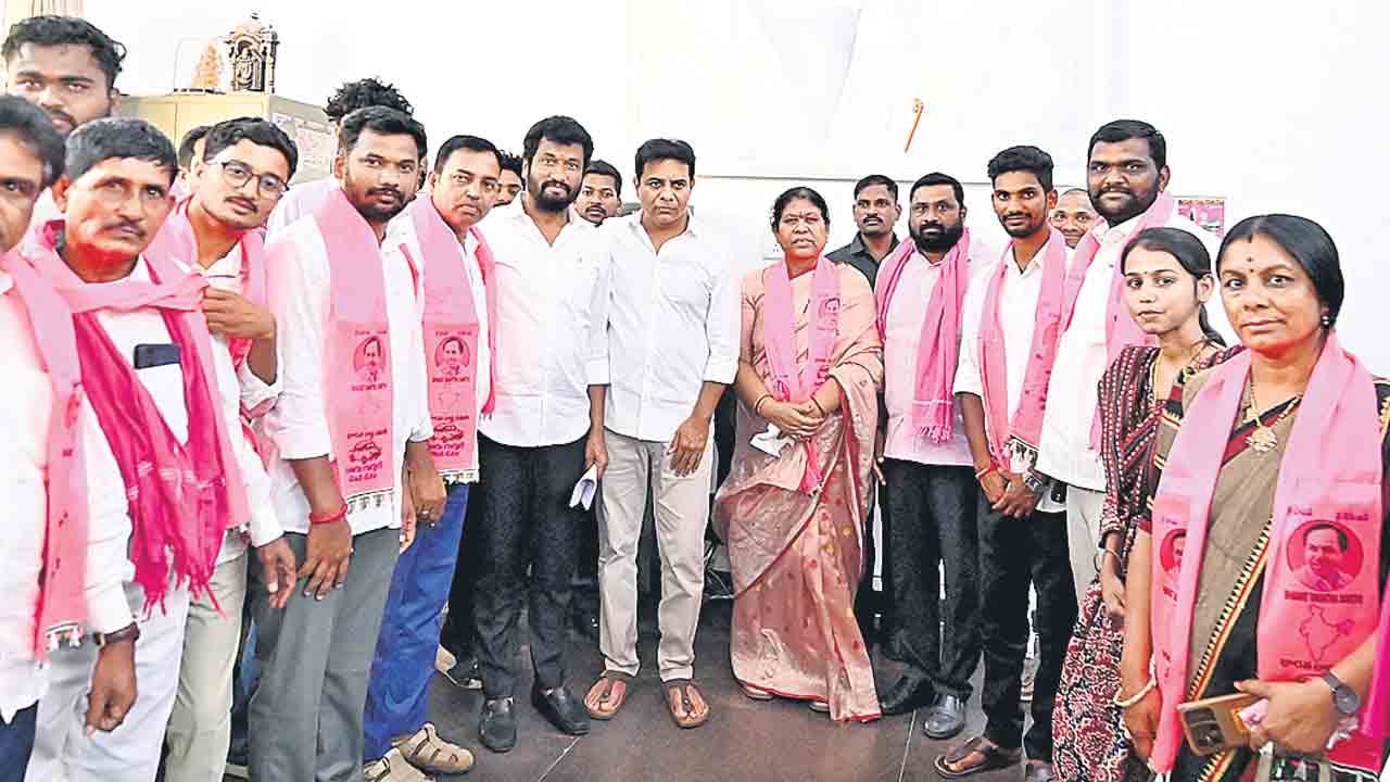 బీఆర్‌ఎస్‌లోకి చేరిన వారికి సముచిత స్థానం