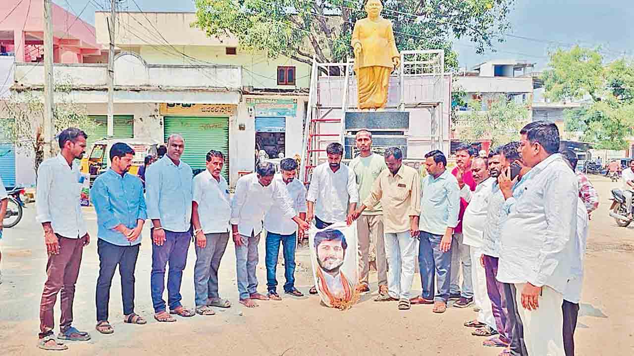 కాంగ్రెస్‌లో ఇన్‌చార్జి సెగ