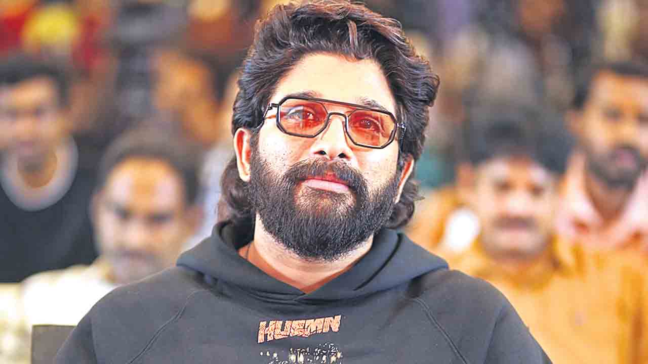 మలయాళ దర్శకుడితో ‘ఏఏ25’?