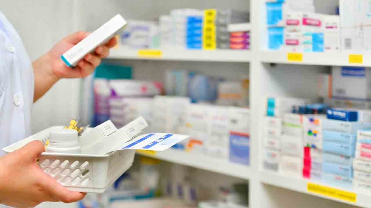 మందుల సరఫరా నిలిపేస్తాం… సర్కార్‌కు తేల్చిచెప్పిన ఏజెన్సీలు