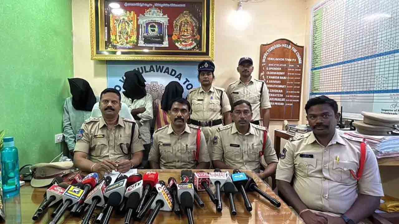 బ్లాక్‌ మెయిల్‌ చేస్తున్నాడని హత్య