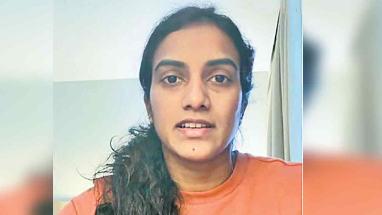 స్వదేశానికి చేరుకున్న సింధు