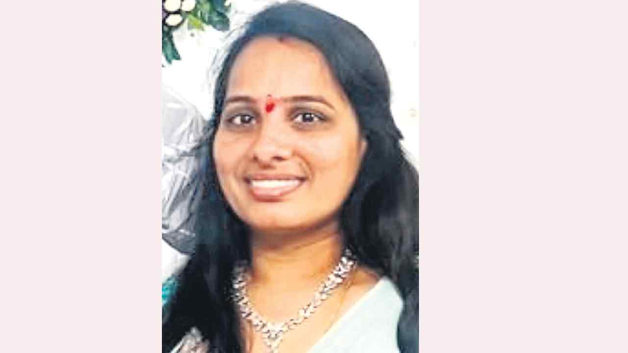 ఎస్సై భార్య ఆత్మహత్య