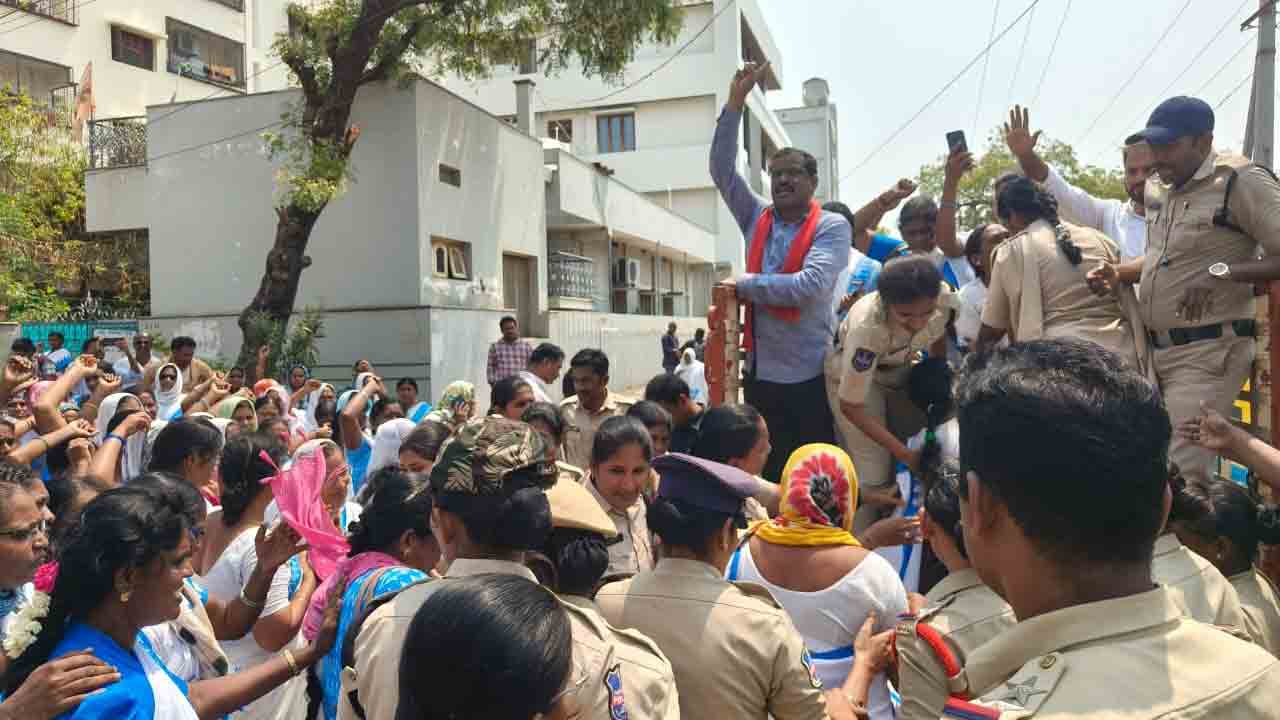 ఎన్నికల హామీలు అమలుచేయాలి