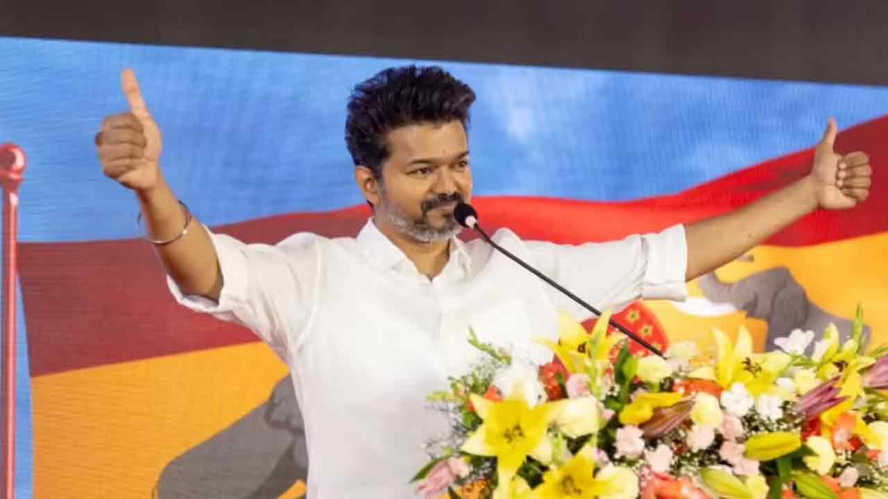 రెండు స్థానాల్లో విజయ్‌ పోటీ