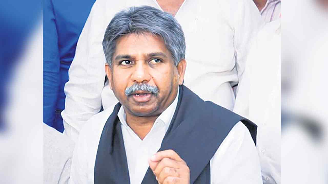 రేవంత్‌రెడ్డివి కుల రాజకీయాలు