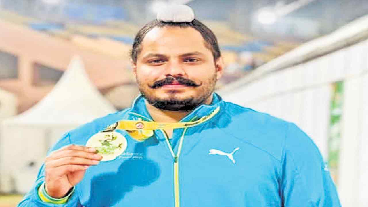 తజిందర్‌కు స్వర్ణం