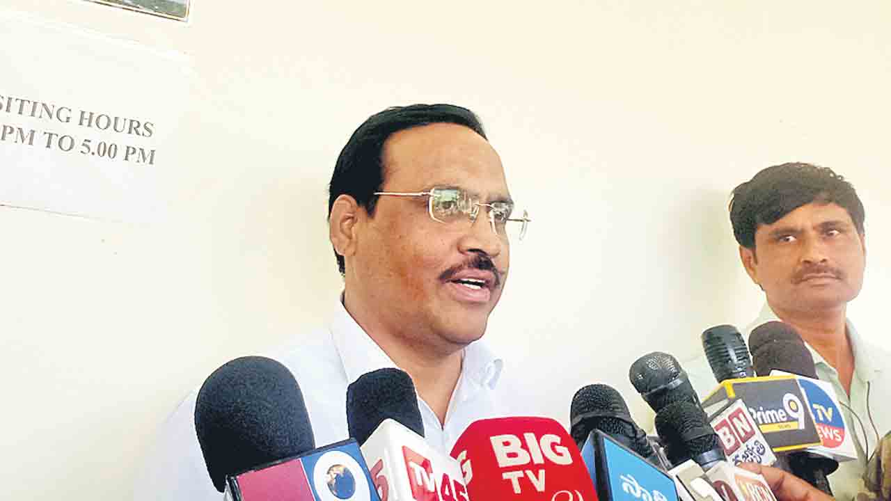 సూత్రధారులు ఎవరు?