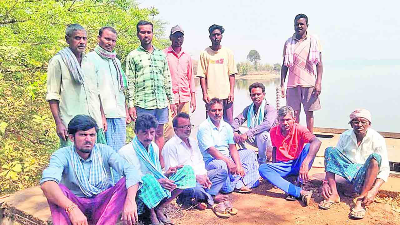 సాగు నీరందక రైతుల తండ్లాట